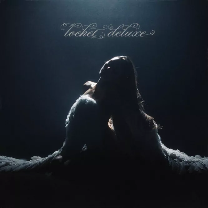 Madison Beer - locket deluxe